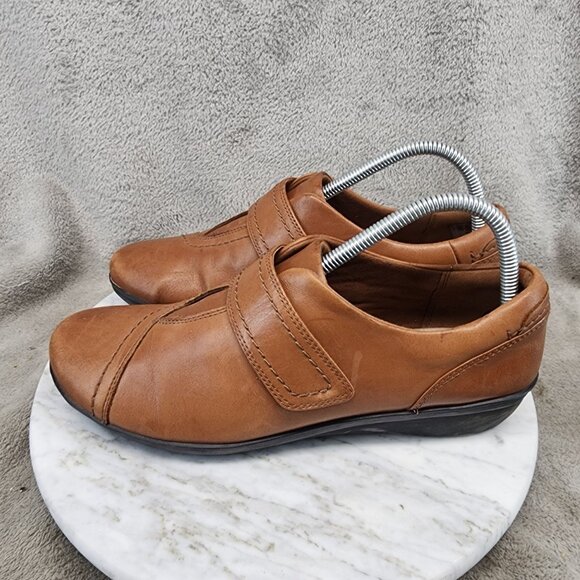 Clarks Shoes Womens Size 9 Everlay Dixie Brown Leather Loafers *GUC* - Picture 1 of 11
